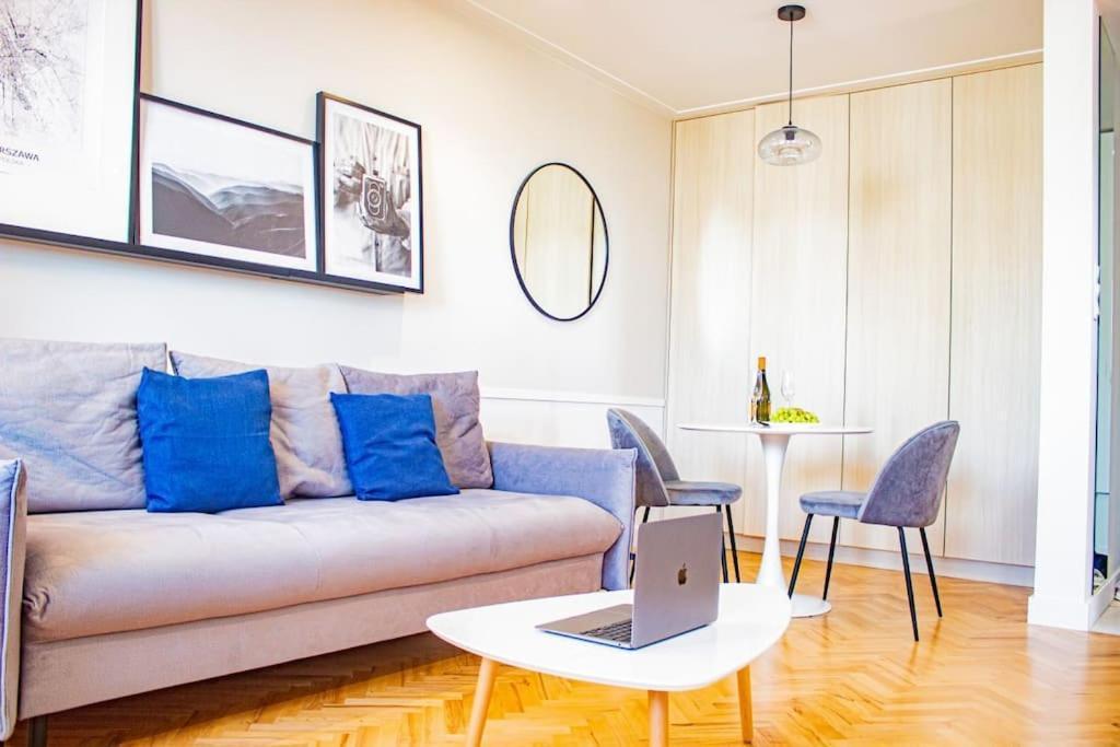Central Apartment With Balcony And Views, Old Town, Metro Varsó Kültér fotó